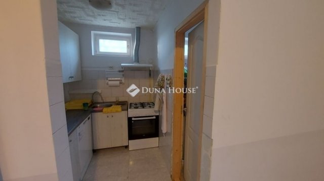 Eladó családi ház, Turán 45 M Ft, 3 szobás