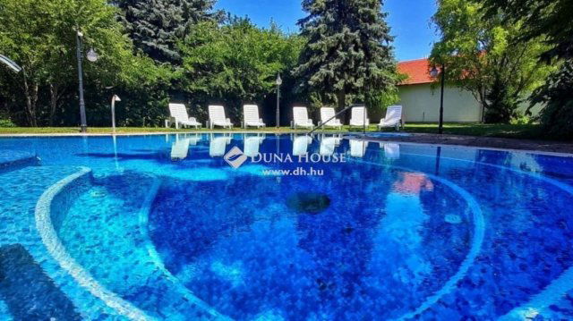 Eladó hotel, Gödön 1050 M Ft, 1 szobás / költözzbe.hu