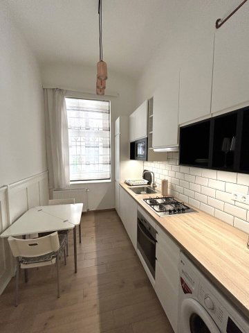 Kiadó iroda, Budapesten, V. kerületben 300 E Ft / hó, 2 szobás