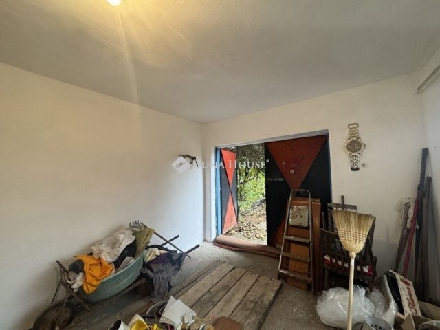 Eladó családi ház, Pécsett 44 M Ft, 4 szobás