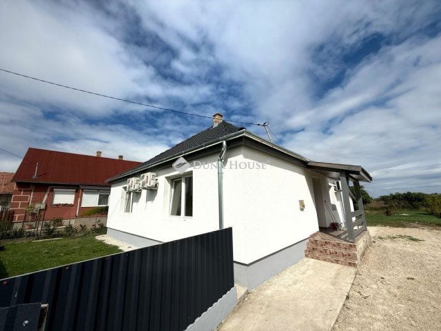 Eladó családi ház, Soponyán 43.5 M Ft, 3 szobás