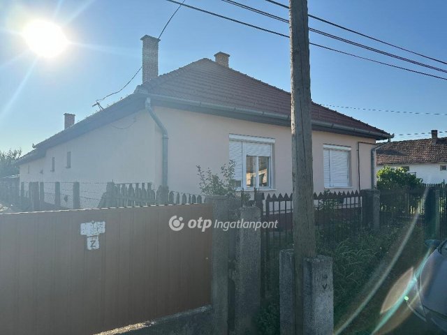 Eladó családi ház, Kántorjánosin 23 M Ft, 3 szobás