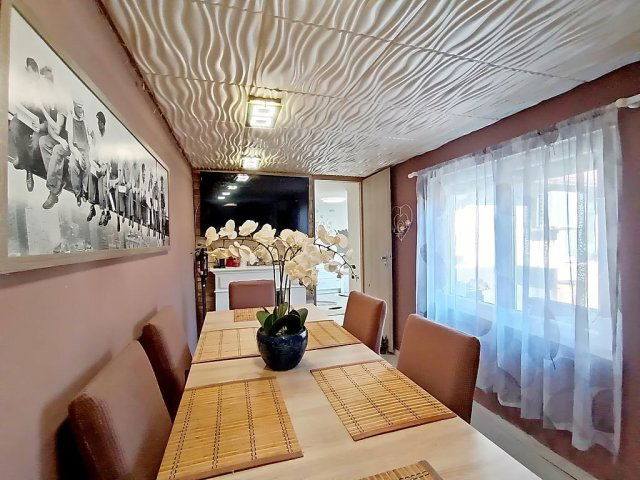 Eladó családi ház, Budapesten, XX. kerületben 150 M Ft, 8 szobás