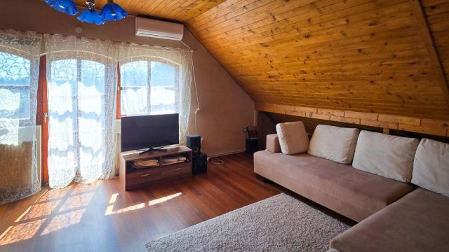 Eladó családi ház, Vácrátóton 149.99 M Ft, 7 szobás