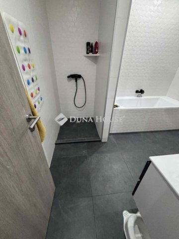 Eladó családi ház, Deszken 126 M Ft, 4 szobás