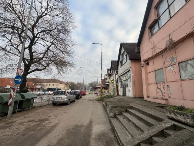 Eladó ipari ingatlan, Budapesten, XVII. kerületben 705.6 M Ft