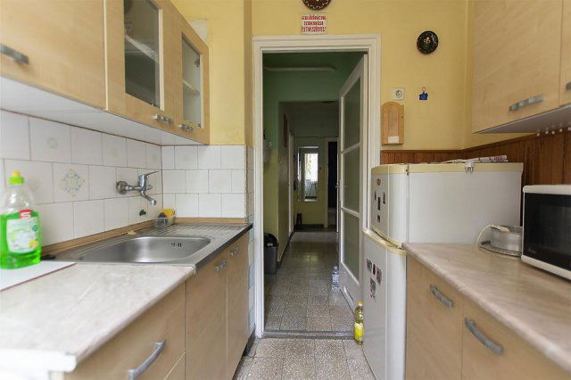 Eladó panellakás, Budapesten, XXI. kerületben, Szentmiklósi úton