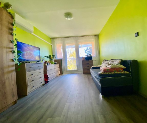 Eladó téglalakás, Gyulán 31.5 M Ft, 1+1 szobás