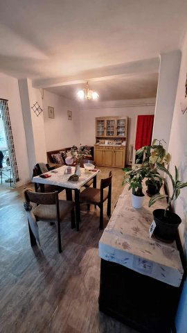 Eladó családi ház, Gadányban 17.9 M Ft, 2 szobás