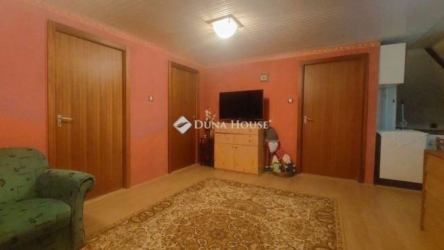 Eladó családi ház, Siklóson 67.9 M Ft, 3+3 szobás