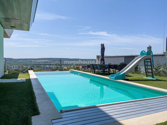 Eladó családi ház, Budaörsön 630 M Ft, 5 szobás