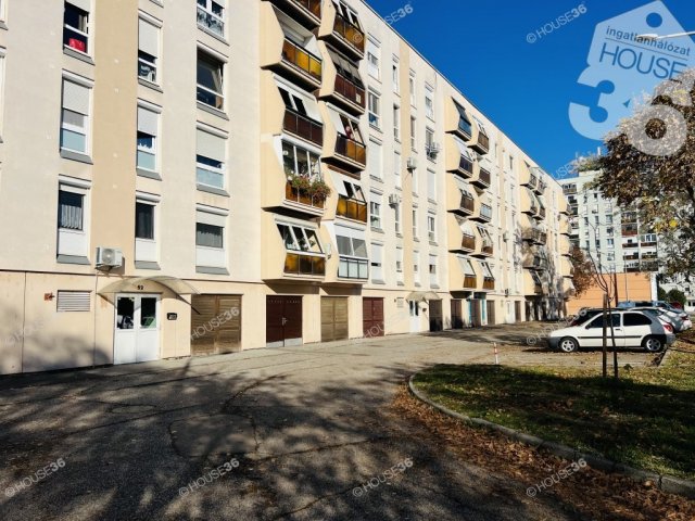 Eladó panellakás, Szekszárdon 38.95 M Ft, 2 szobás