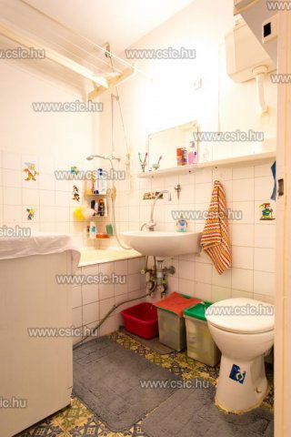 Eladó téglalakás, Budapesten, III. kerületben 79.9 M Ft