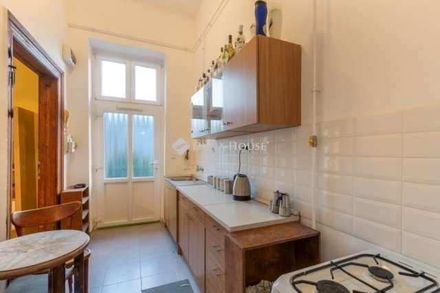 Eladó téglalakás, Budapesten, VII. kerületben 52.9 M Ft