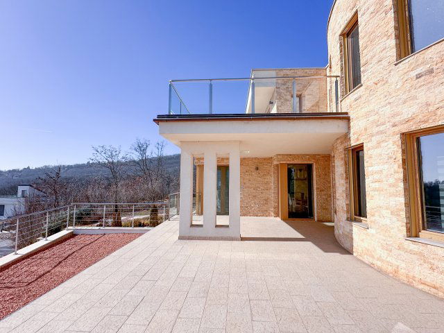 Eladó családi ház, Szentendrén 600 M Ft, 6 szobás