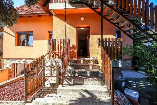 Eladó családi ház, Budaörsön 219.8 M Ft, 4+1 szobás