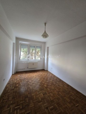 Eladó téglalakás, Várpalotán 47 M Ft, 2 szobás