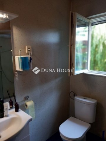 Eladó családi ház, Budakalászon 149 M Ft, 2 szobás