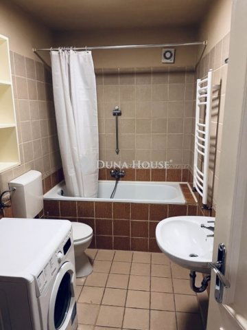 Eladó téglalakás, Szegeden 50.49 M Ft, 3 szobás