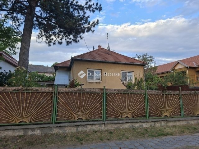 Eladó téglalakás, Gödöllőn 79.99 M Ft, 3 szobás