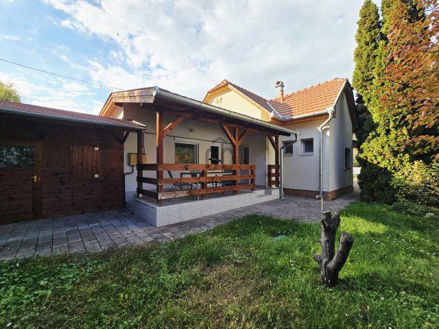 Eladó családi ház, Siófokon 96.9 M Ft, 2 szobás