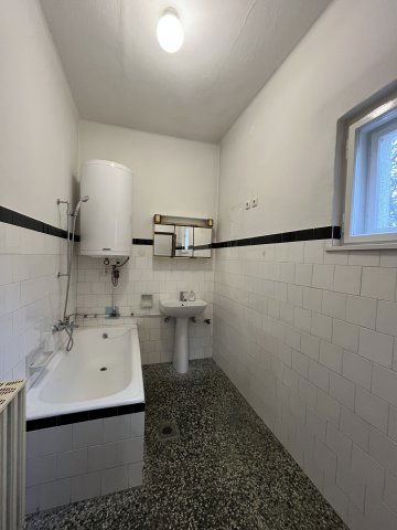 Eladó családi ház, Győrött 65 M Ft, 3 szobás