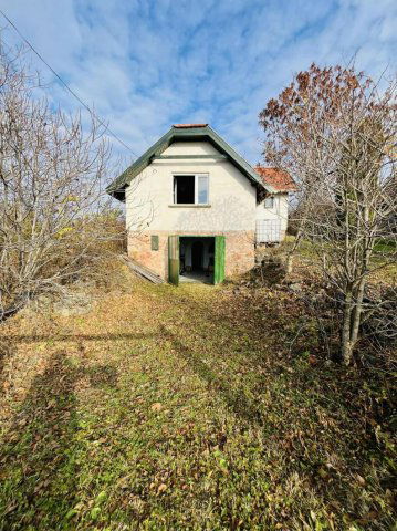 Eladó családi ház, Tatán 24.9 M Ft, 1 szobás