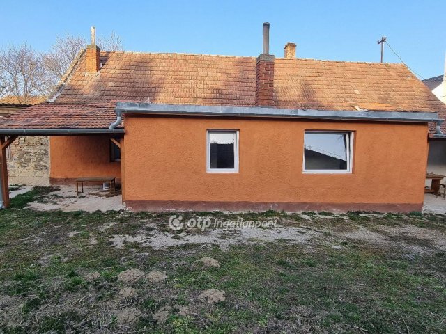 Eladó családi ház, Kemenesmihályfán 29.999 M Ft, 2+1 szobás
