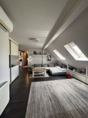 Eladó téglalakás, Debrecenben 79.9 M Ft, 3 szobás
