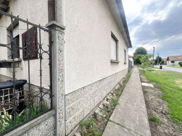 Eladó családi ház, Eleken 29.5 M Ft, 6 szobás