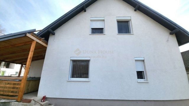 Eladó családi ház, Érden 109 M Ft, 7 szobás