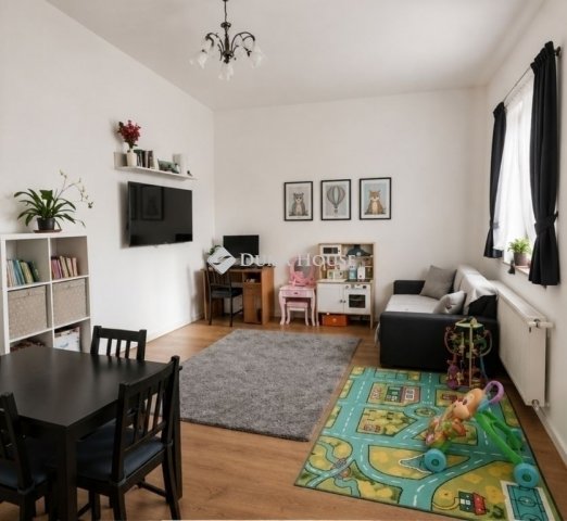 Eladó téglalakás, Budaörsön 75 M Ft, 3 szobás