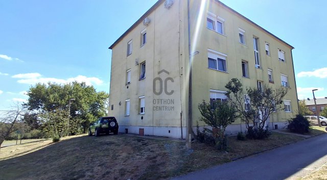 Eladó téglalakás, Kővágószőlősön 24 M Ft, 2 szobás