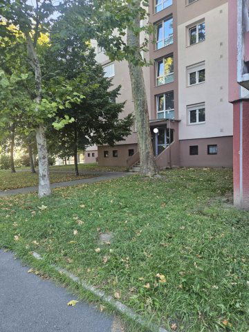 Eladó panellakás, Győrött 49.99 M Ft, 2 szobás