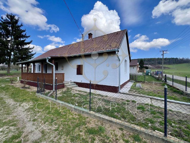 Eladó családi ház, Viszen 34.99 M Ft, 3 szobás