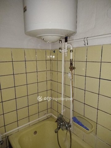 Eladó családi ház, Pécsett 54 M Ft, 2+1 szobás
