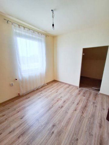 Eladó nyaraló, Karádon 66 M Ft, 3+1 szobás