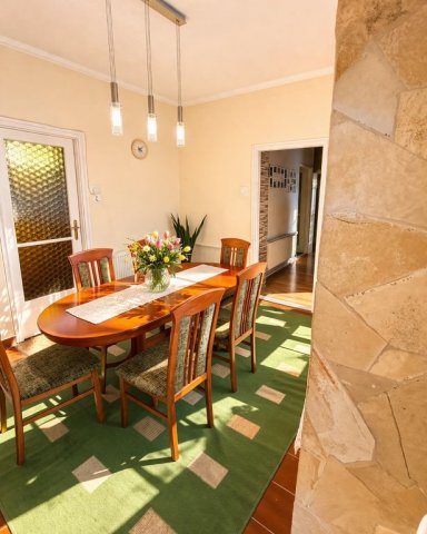 Eladó családi ház, Cegléden 78.5 M Ft, 4+1 szobás