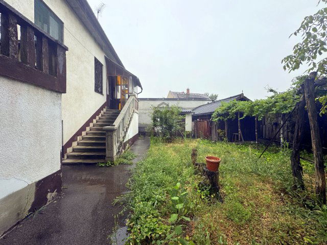 Eladó családi ház, Budapesten, X. kerületben 97.5 M Ft, 7 szobás
