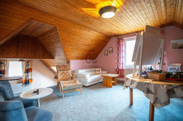 Eladó családi ház, Sóskúton 133.9 M Ft, 7 szobás