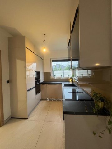 Eladó sorház, Velencén 220 M Ft, 5 szobás / költözzbe.hu