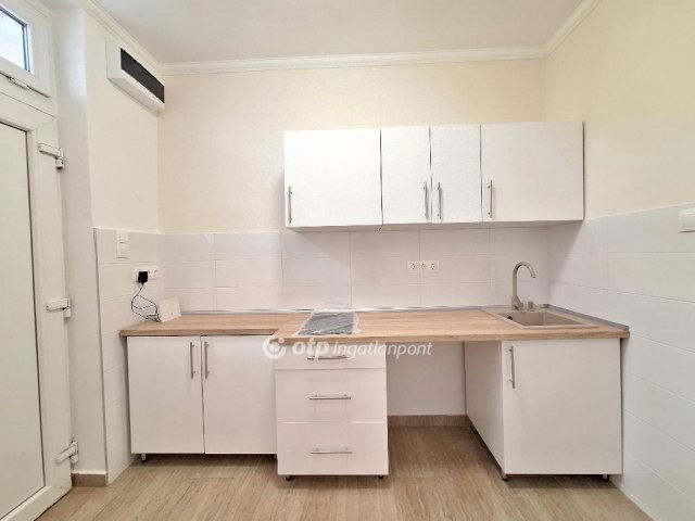 Eladó téglalakás, Budapesten, IV. kerületben 44.7 M Ft, 1 szobás