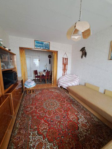 Eladó panellakás, Oroszlányban 34.99 M Ft, 2+1 szobás