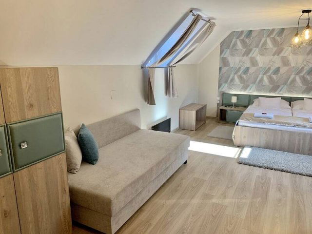 Eladó családi ház, Sümegen 290 M Ft, 20 szobás