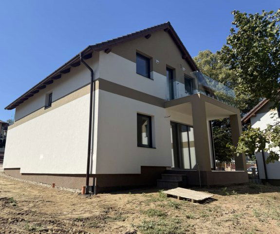 Eladó családi ház, Gödöllőn 161 M Ft, 5 szobás