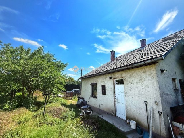 Eladó családi ház, Nagyvenyimen 27 M Ft, 2 szobás