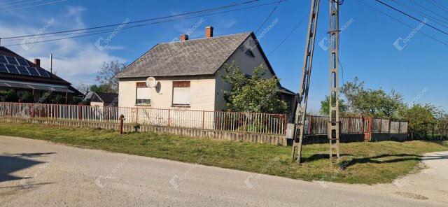 Eladó családi ház, Bakonybánkon 29.9 M Ft, 3 szobás