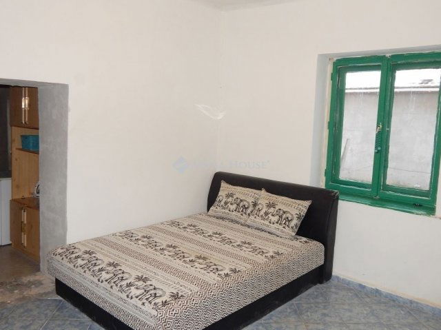 Eladó családi ház, Sárbogárdon 17.9 M Ft, 1 szobás