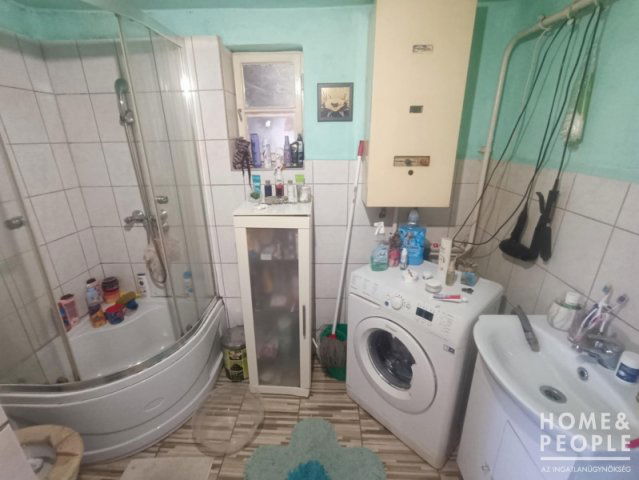 Eladó családi ház, Kisteleken 25.5 M Ft, 2 szobás