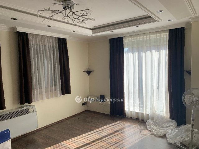 Eladó családi ház, Jászberényben 94.5 M Ft, 3+2 szobás